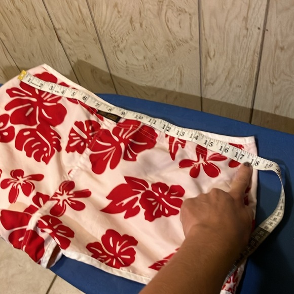 Women’s reversible surf shorts big flirt brand fits like a large size 10-12 - Picture 7 of 9